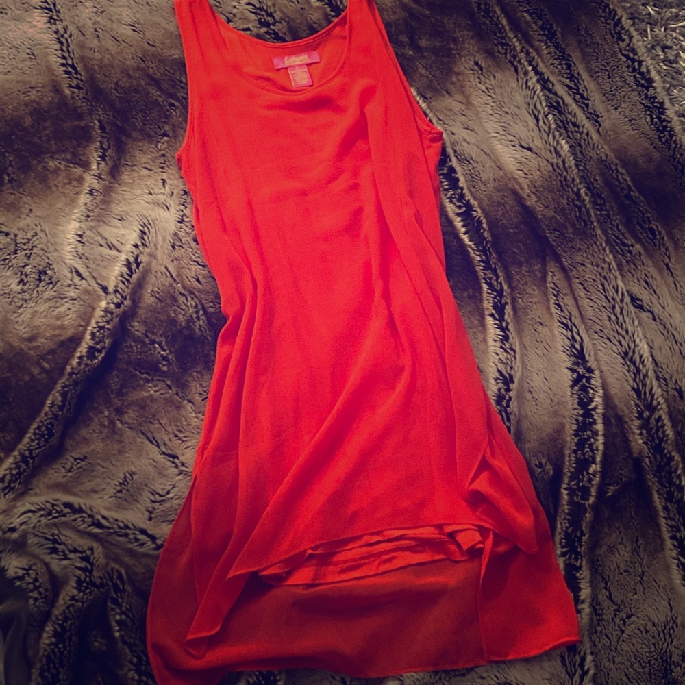Red sleeveless dress
